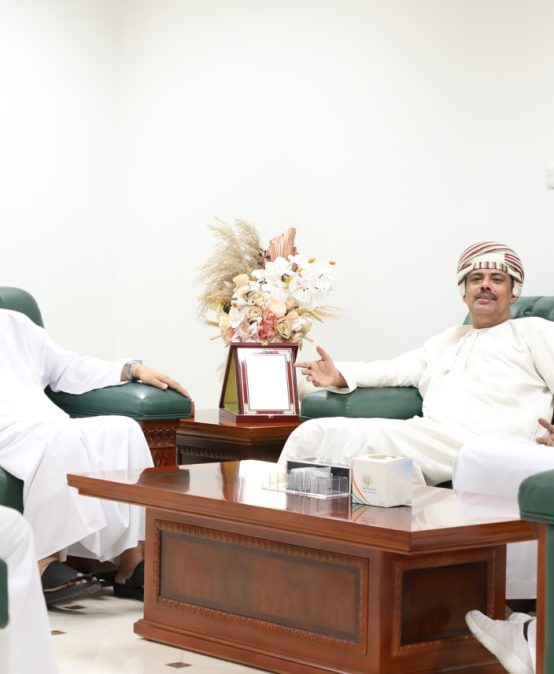 Dhofar University Vice Chancellor Strengthens Ties with Omani Journalists Association