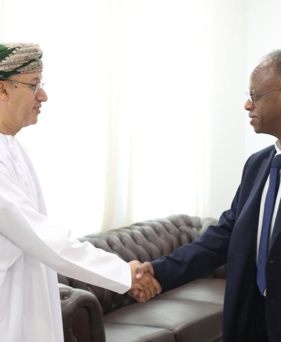 Dhofar University Vice Chancellor Exchanges Eid Al Adha greetings with Staff