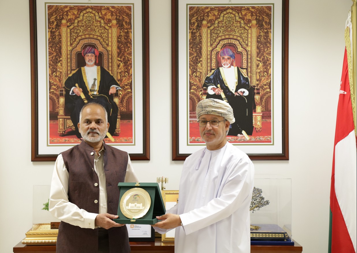 Indian Ambassador Visits Dhofar University to Discuss Cooperation in Education and Training